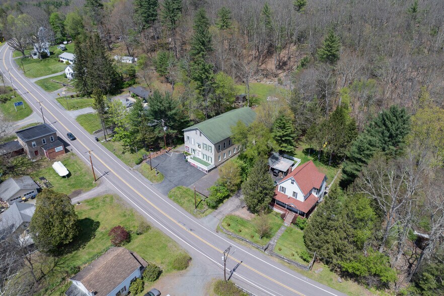 More Photos Of 736 Texas Palmyra Hwy, White Mills Storefront Retail Residential For Sale