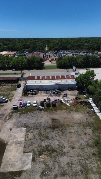 More Photos Of 6310 N Shepherd Dr, Houston Auto Salvage Facility For Sale
