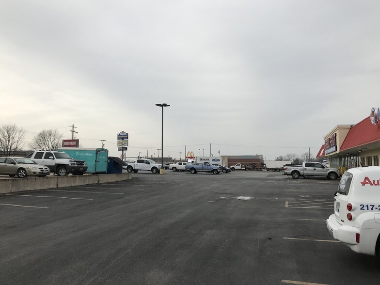 More Photos Of 4817 Broadway St, Quincy Storefront For Lease