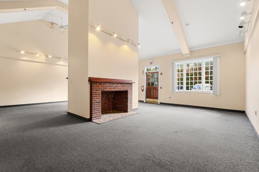 More Photos Of 256 Georgetown Rd, Boxford Unknown For Sale