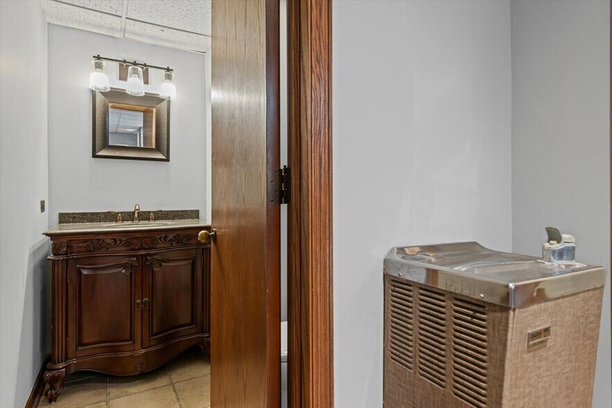 More Photos Of 50 Ela St, Barrington Medical For Lease
