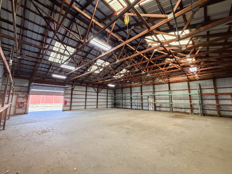 More Photos Of 147 Meriden Rd, Middlefield Garden Center For Sale