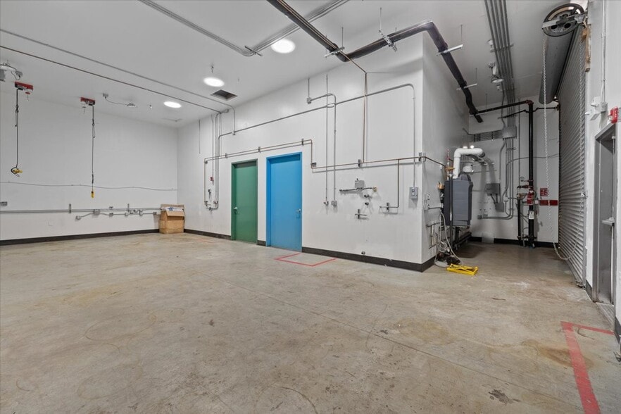 More Photos Of 1501 Sage Rd, Medford Warehouse For Sale