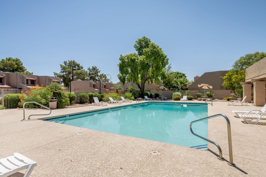 More Photos Of 7430-7448 N 43rd Dr, Glendale Apartments For Sale