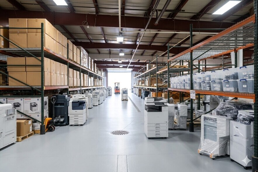 More Photos Of 6800 Northern Blvd, East Syracuse Truck Terminal For Lease