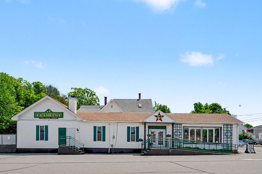 Primary Photo Of 11 Turnpike Rd, Jaffrey Freestanding For Sale