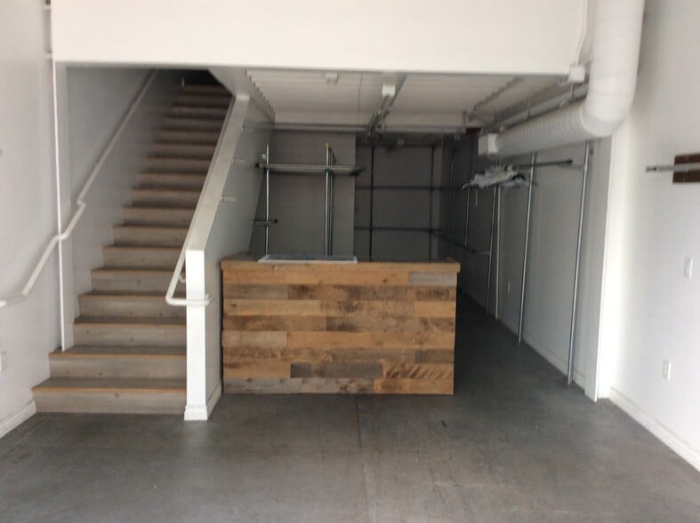 More Photos Of 921 Crocker St, Los Angeles Storefront Retail Office For Sale