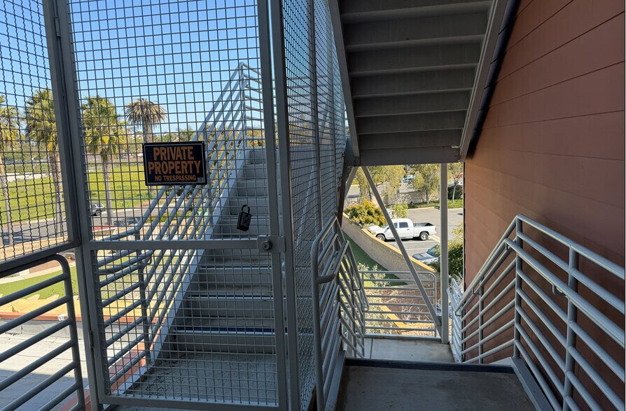 More Photos Of 6801 Embarcadero Ln, Carlsbad Apartments For Sale