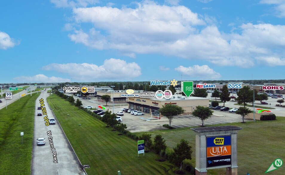 More Photos Of 5434 W Grand Pky S, Richmond Freestanding For Lease