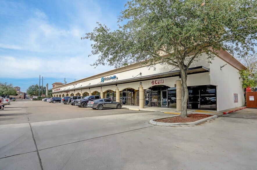 More Photos Of 10019 Main St, Houston Office For Lease