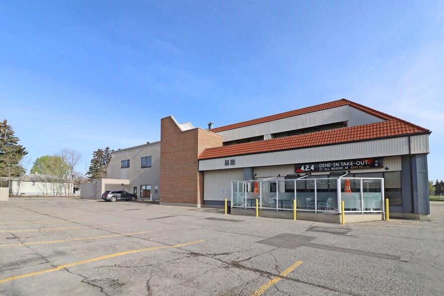 More Photos Of 2411 4th St NW, Calgary Office Residential For Lease