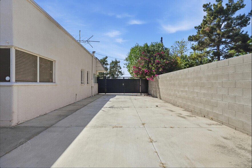 More Photos Of 1660 N Newcomb St, Porterville Coworking Space