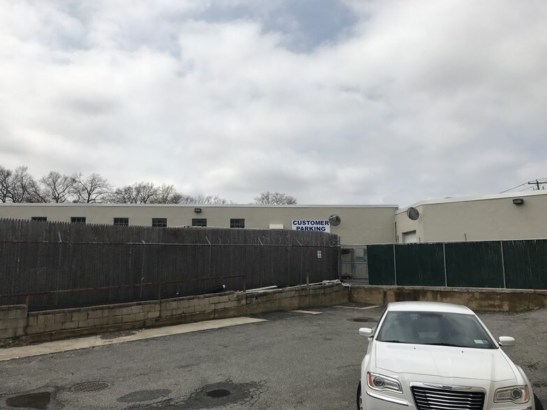 More Photos Of 1866 Seaford Ave, Wantagh Office For Sale