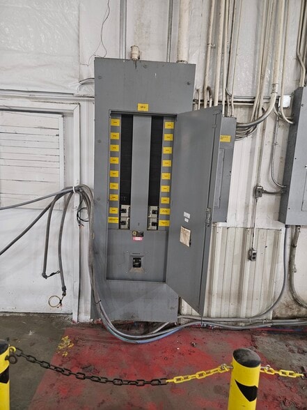 More Photos Of 2509 Cox Mill Rd, Sanford Manufacturing For Lease