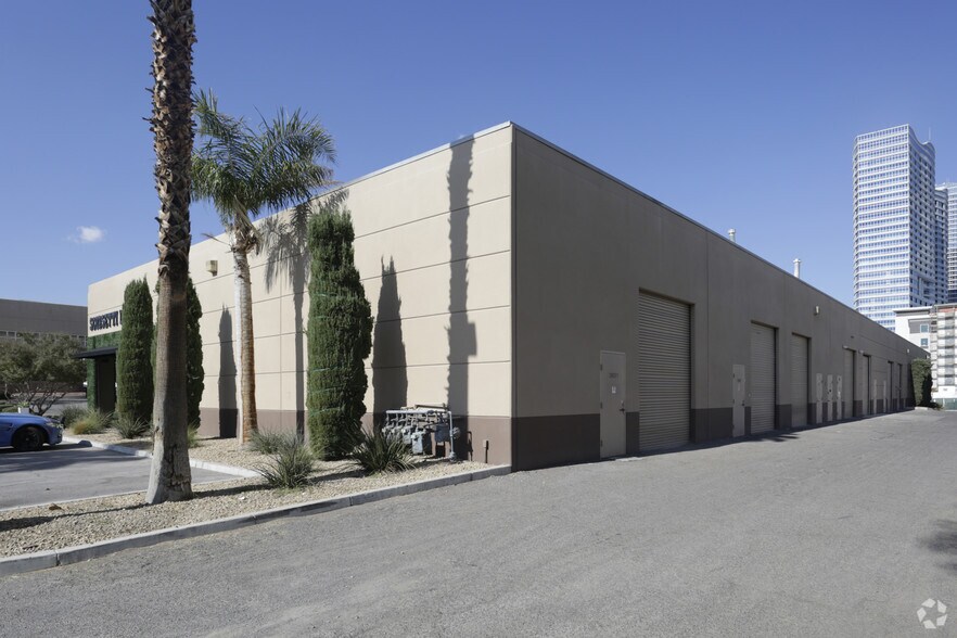 More Photos Of 3055-3091 W Tompkins Ave, Las Vegas Light Manufacturing For Lease