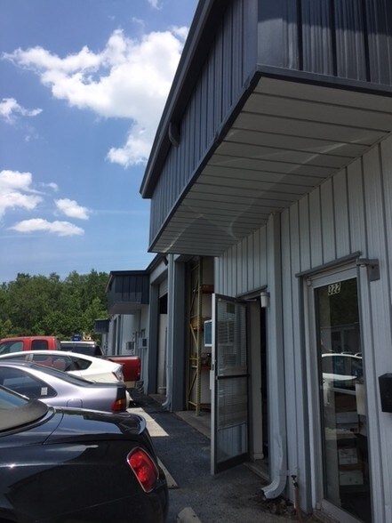 More Photos Of 310-330 Maguire Road Ext, Ocoee Warehouse For Lease