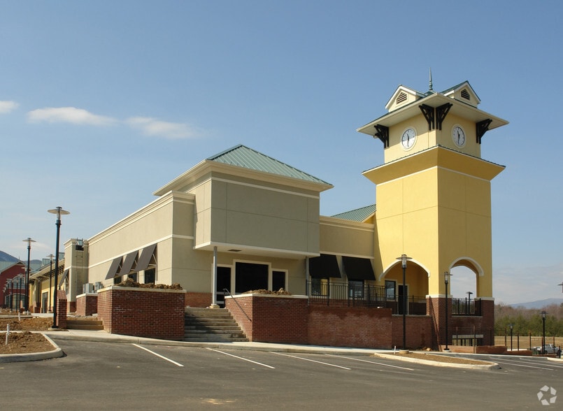 More Photos Of 5036 Keagy Rd, Roanoke General Retail For Lease