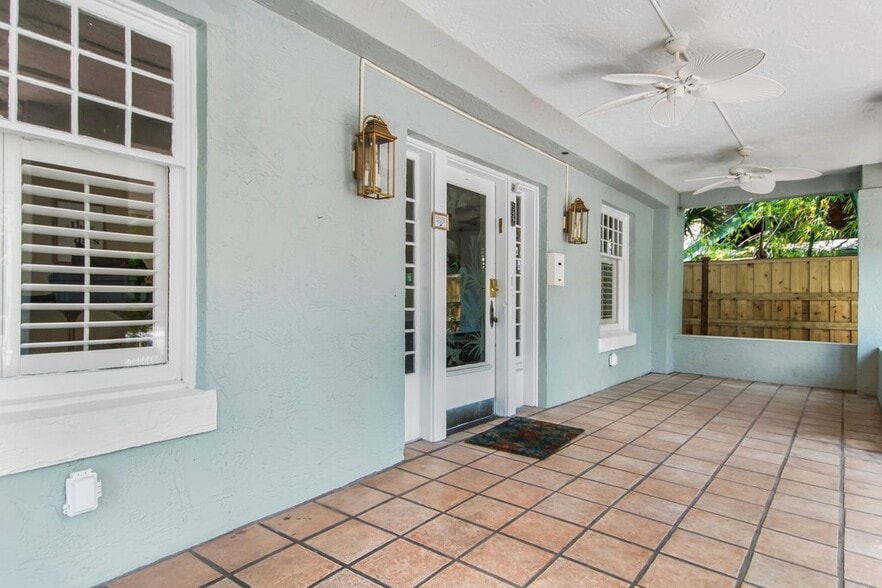More Photos Of 532 Beach Dr NE, Saint Petersburg Hospitality For Sale