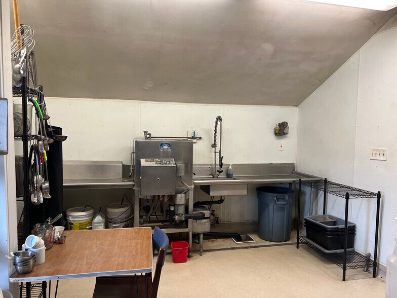 More Photos Of 125 Deadwood Rd, Lewiston Restaurant For Sale