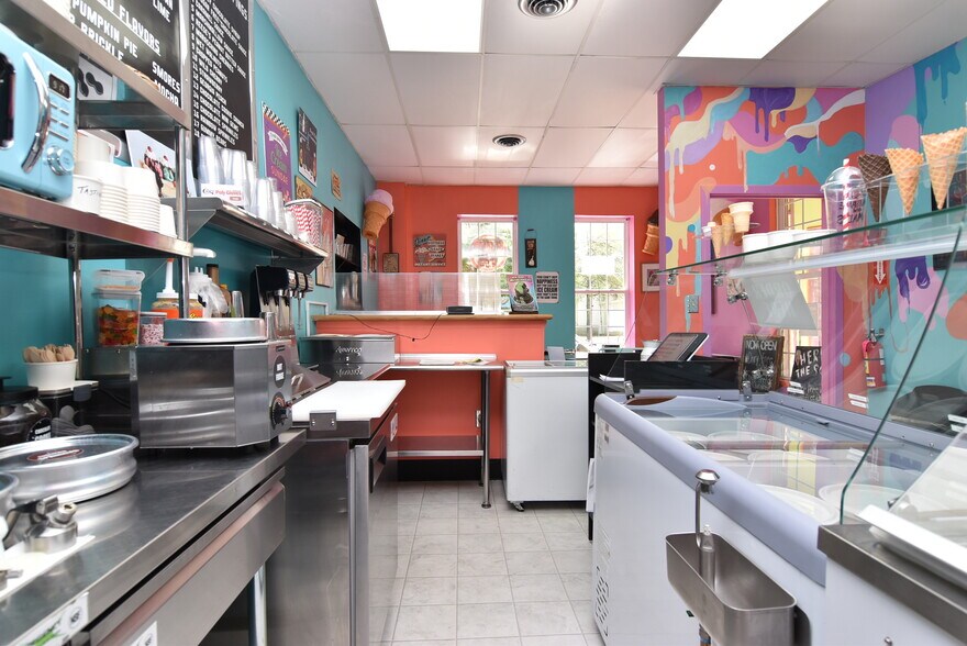 More Photos Of 10 S Walnut St, Milford Restaurant For Sale