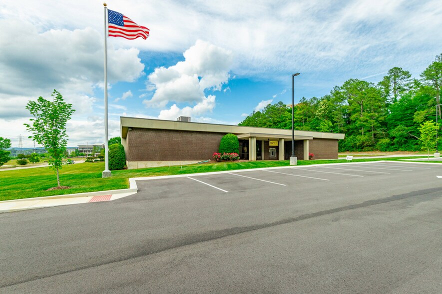 More Photos Of 1012 Riverfront Pkwy, Chattanooga Office For Sale