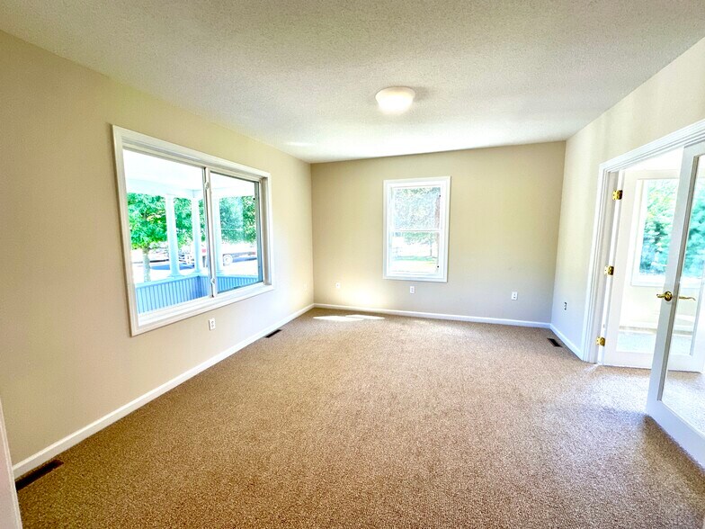 More Photos Of 90 S Main St, East Windsor Office For Sale