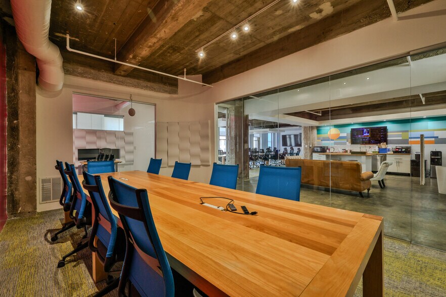 More Photos Of 742-748 S Hill St, Los Angeles Loft Creative Space For Lease