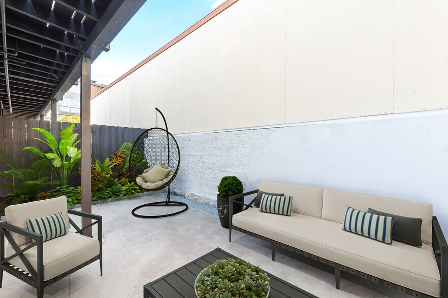 More Photos Of 2265-2271 Curlew St, San Diego Apartments For Sale