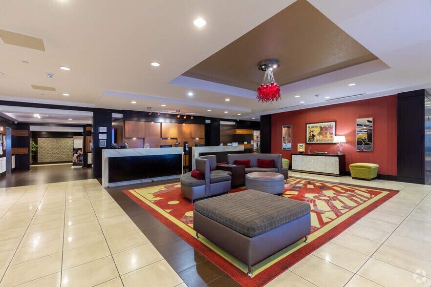 More Photos Of 7611 Katy Fwy, Houston Hotel For Sale
