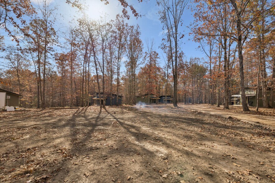 More Photos Of 3158 Summertown Hwy, Summertown Hotel For Sale