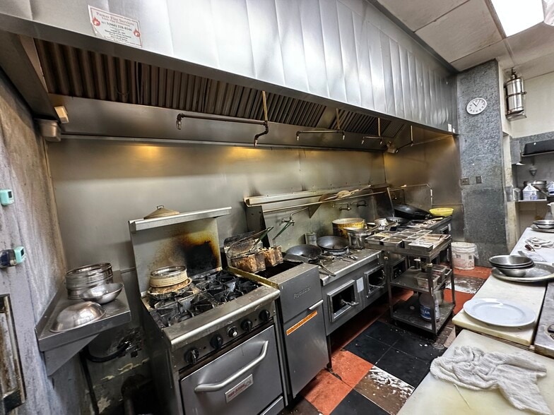 More Photos Of 4020 E Main St, Ventura General Retail For Lease