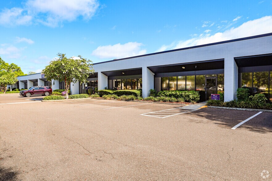 More Photos Of 5402-5460 Beaumont Center Blvd, Tampa Unknown For Lease