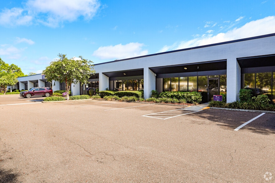 More Photos Of 5402-5460 Beaumont Center Blvd, Tampa Unknown For Lease