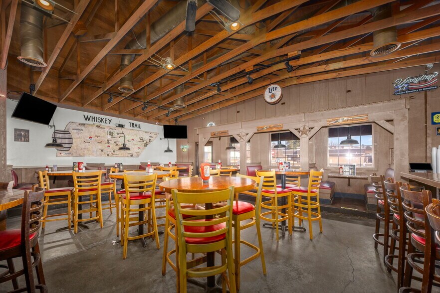 More Photos Of 413 Wilson Ave, Tullahoma Restaurant For Sale