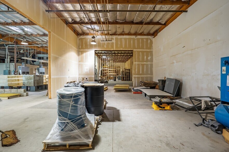 More Photos Of 255 Apollo Way, Hollister Warehouse For Lease