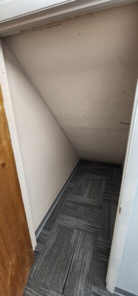 More Photos Of 424 Wentz St, Tiffin Storefront Retail Office For Lease