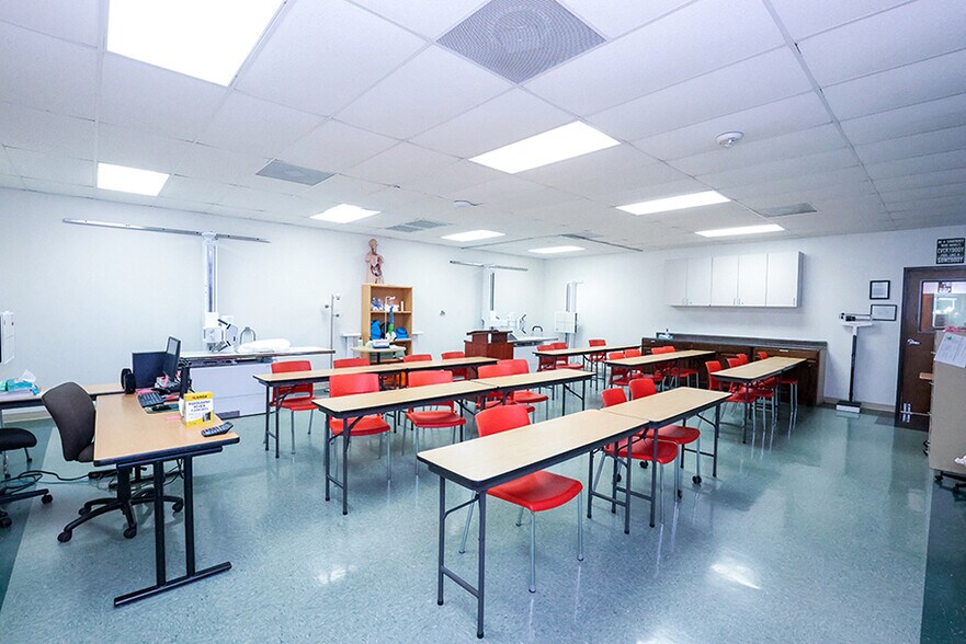 More Photos Of 4738 NW Loop 410, San Antonio Medical For Lease