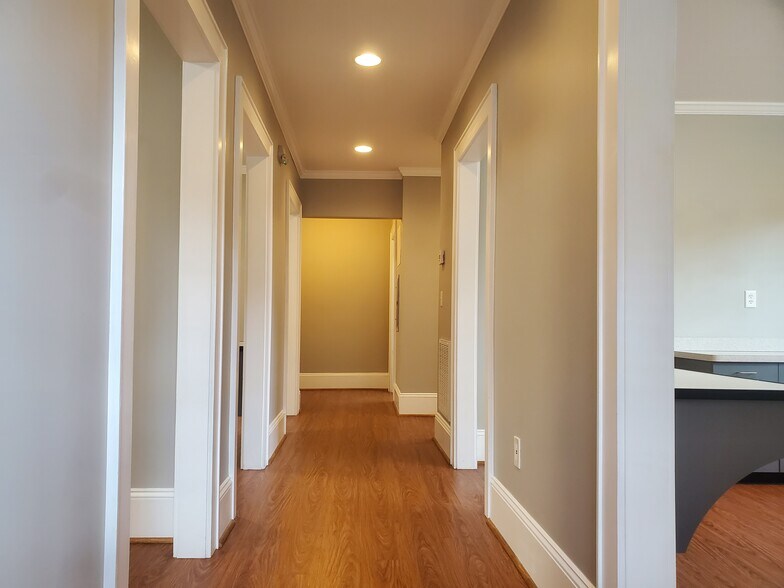 More Photos Of 1602 Grandin Rd SW, Roanoke Medical For Sale