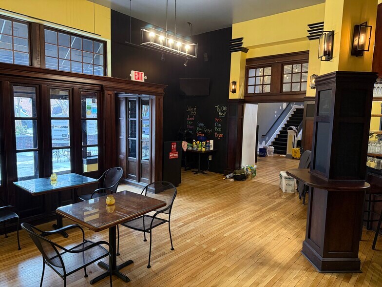 More Photos Of 236-238 S Elm St, Greensboro Apartments For Lease