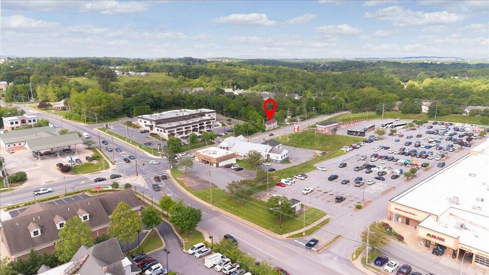 More Photos Of 104 W Ridgeville Blvd, Mount Airy Storefront Retail Office For Sale