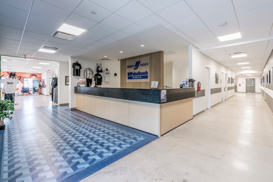 More Photos Of 1014 N Dixie Hwy, Lake Worth Beach Loft Creative Space For Sale