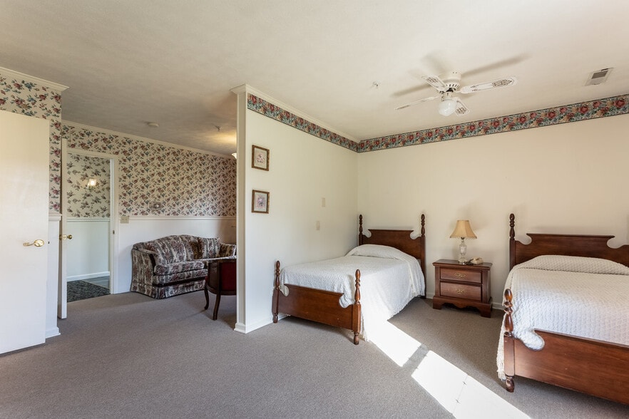 More Photos Of 8 Rainbow Ln, Waynesboro Assisted Living For Sale