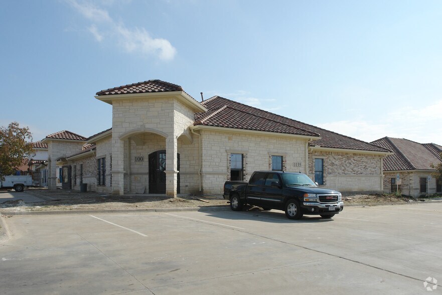 More Photos Of 1135 Kinwest Pky, Irving Office For Sale
