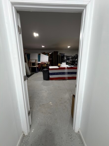 More Photos Of 205 Wiley ave, Washington General Retail For Sale