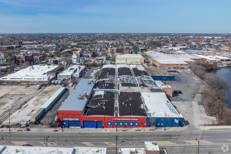 More Photos Of 2942-2950 N Western Ave, Chicago Manufacturing For Lease
