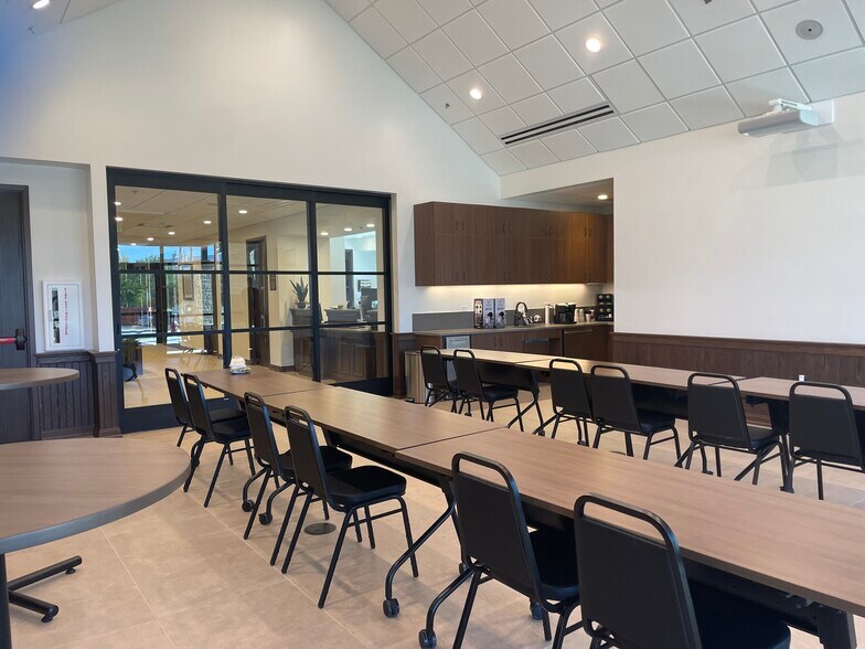 More Photos Of 2220 Sam Rayburn Hwy, Melissa Medical For Lease