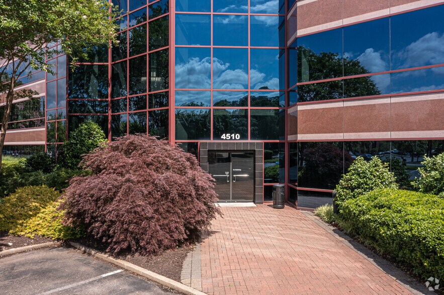 More Photos Of 4510 Cox Rd, Glen Allen Office For Lease