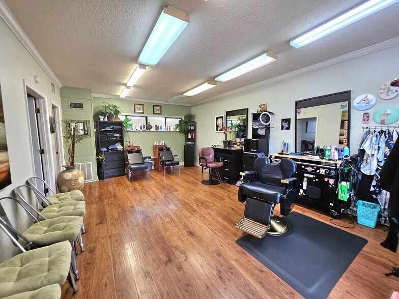 More Photos Of 700 Covington Ctr, Covington Office Residential For Sale