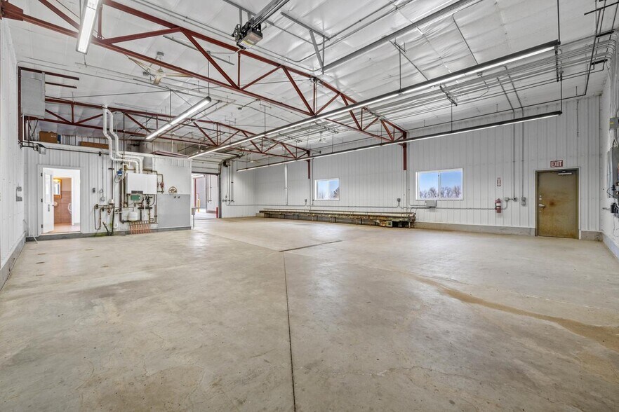More Photos Of 2708 30th Ave NE, Minot Manufacturing For Sale