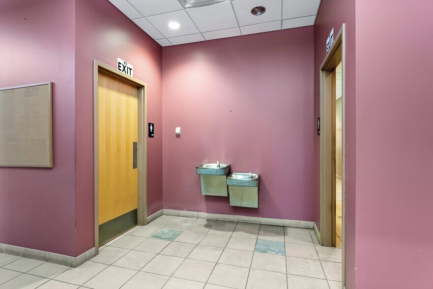 More Photos Of 11180 86th Ave N, Osseo Flex For Sale